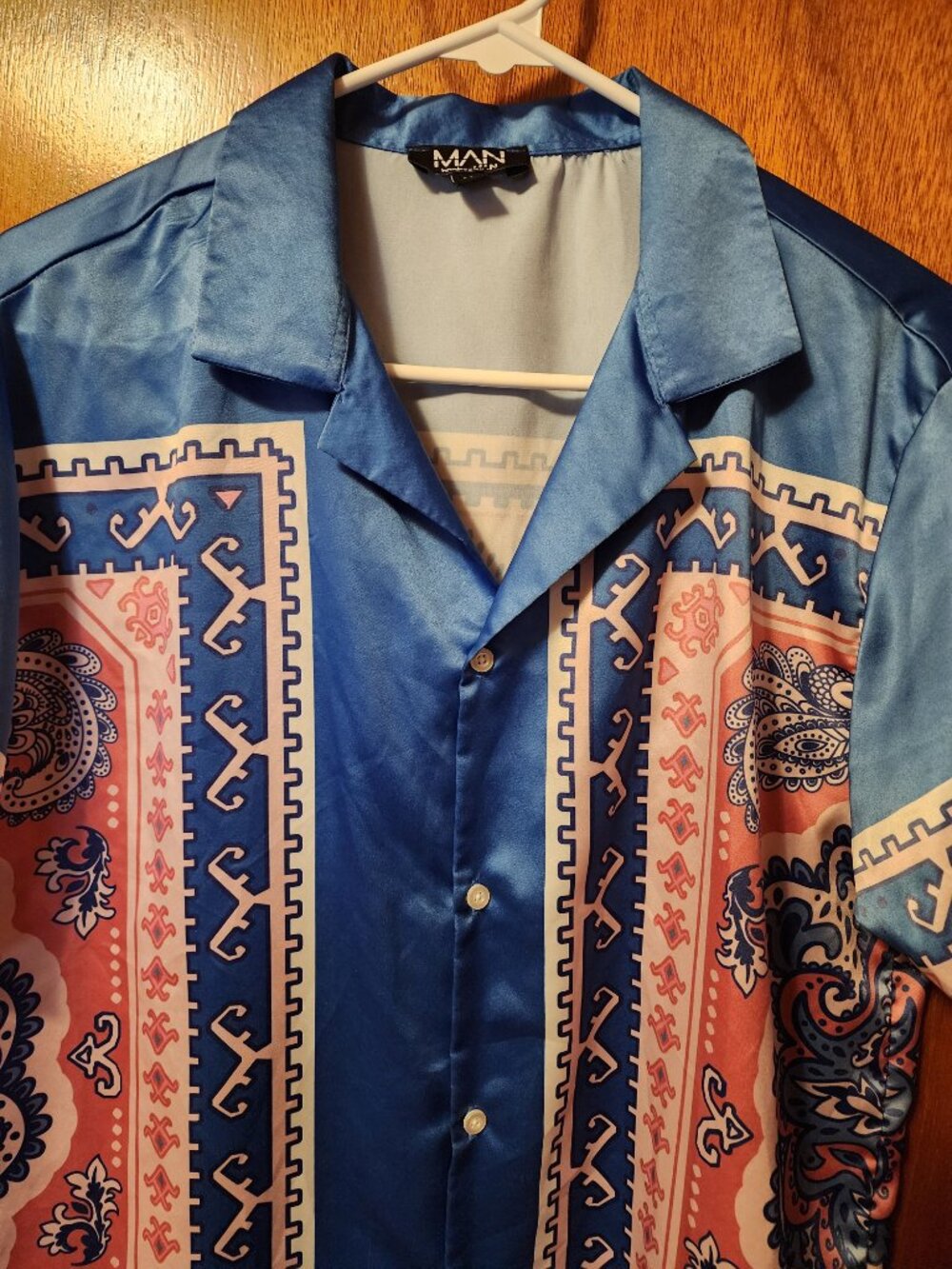 Men's Medium Boohoo MAN Blue Paisley Print Hawaiian Satin Short Sleeve Shirt